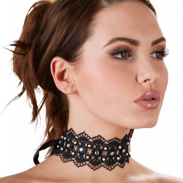 Embroidered Choker with Pearls